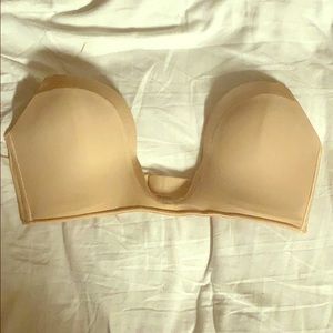 Strapless push-up wonder bra for low cut tops